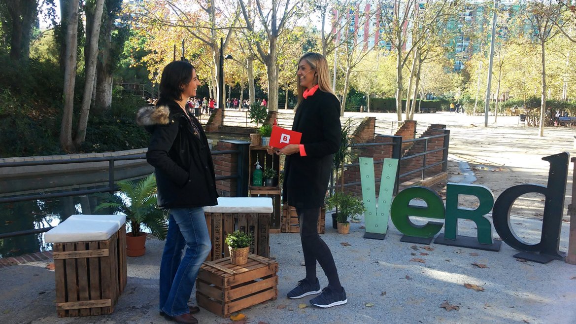 ENTmediambient's tweet photo. Diversos mitjans entrevisten a @Lydia_ChE (F.ENT) coincidint amb la celebració del #BlueEF https://t.co/r4VSnQlr7m [LINKS dins la notícia] https://t.co/PdxmrJXoMU