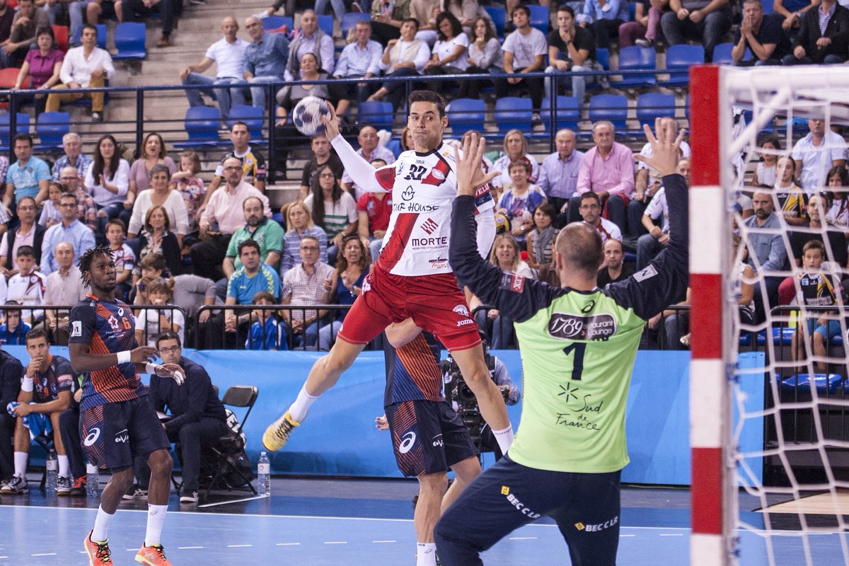 ciudadlogronobm's tweet photo. Vuelve a conseguirlo
@Angel_F32 en el 7ideal de la J8 de @ehfcl 
Increíble, el mejor extremo izquierdo. Te lo mereces Angel!
#aupanatur💪🏼🏐 https://t.co/PFYlK7wo8K