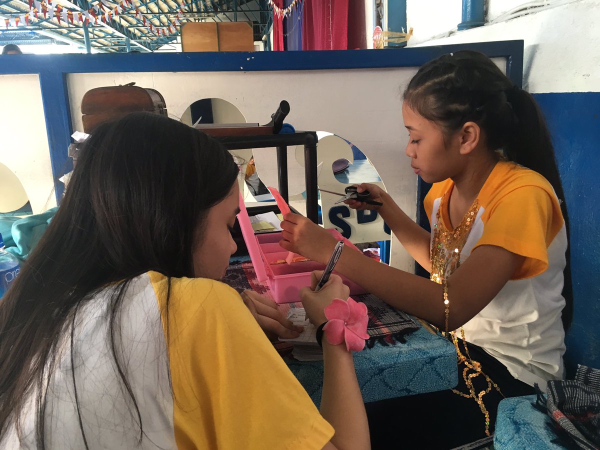 modestyxjustice's tweet photo. day 1 ✔️

thank you, everyone! don't forget our major events in day 2 (lettering workshop and calligraphy) ✨✨✨✨ https://t.co/AyyPMoYvTV