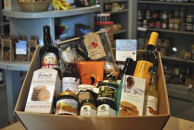 Forget the #weather join us for #coffee #lunch or #tea then pick up some #fresh local produce hand-picked 4 you #farmshop @MumsnetDevon