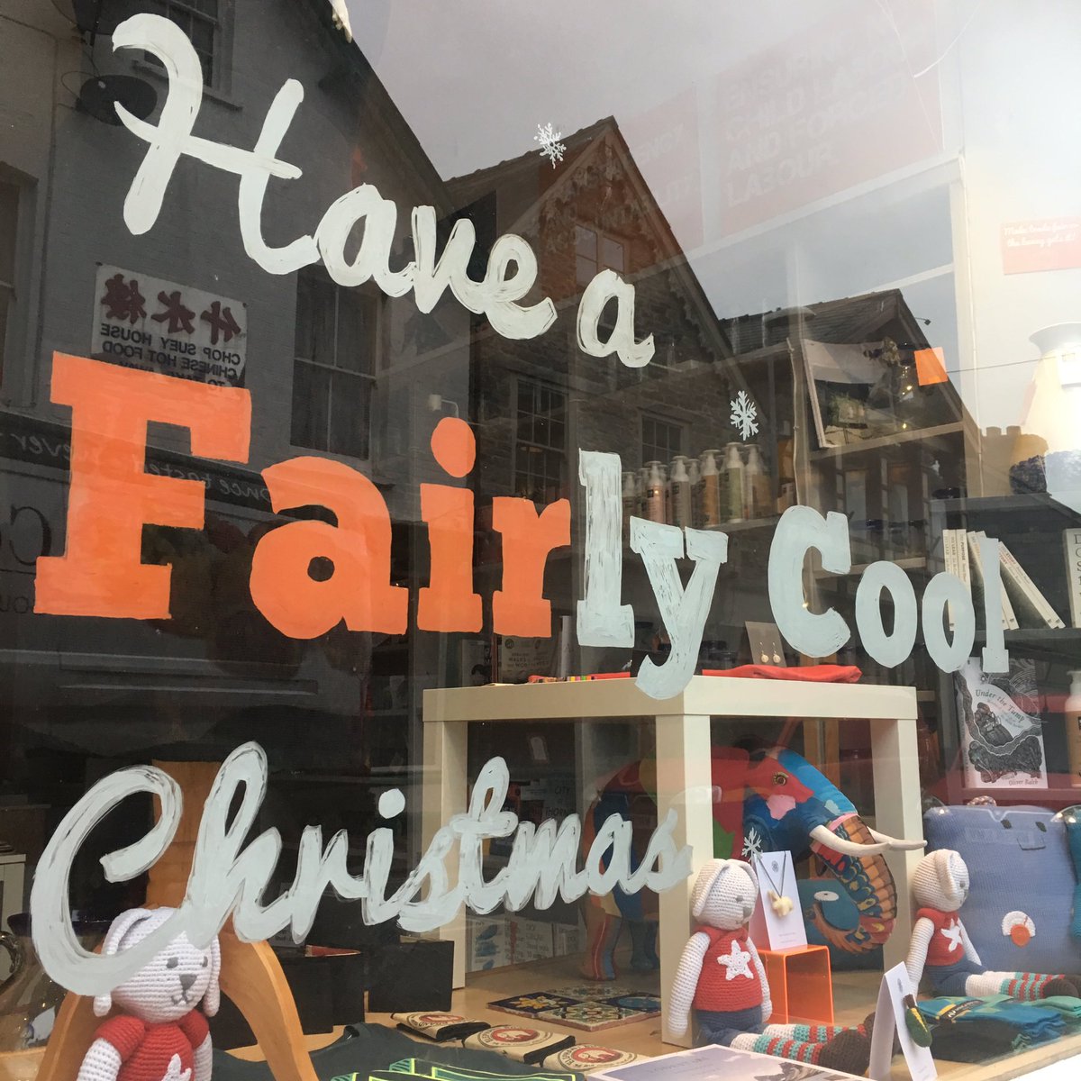 HayMarketsLtd's tweet photo. @18rabbitshop's #Christmasshopwindow - #hayonwye is a #FairTradeTown so let's spread a little #FairTrade Christmas cheer :) https://t.co/duEgxVjfs4