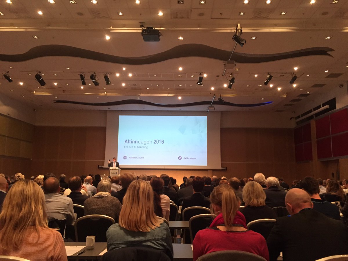 AGjesdahl's tweet photo. Åpning #altinndagen #fraordtilhandling #signant https://t.co/Gn8yfng61Y