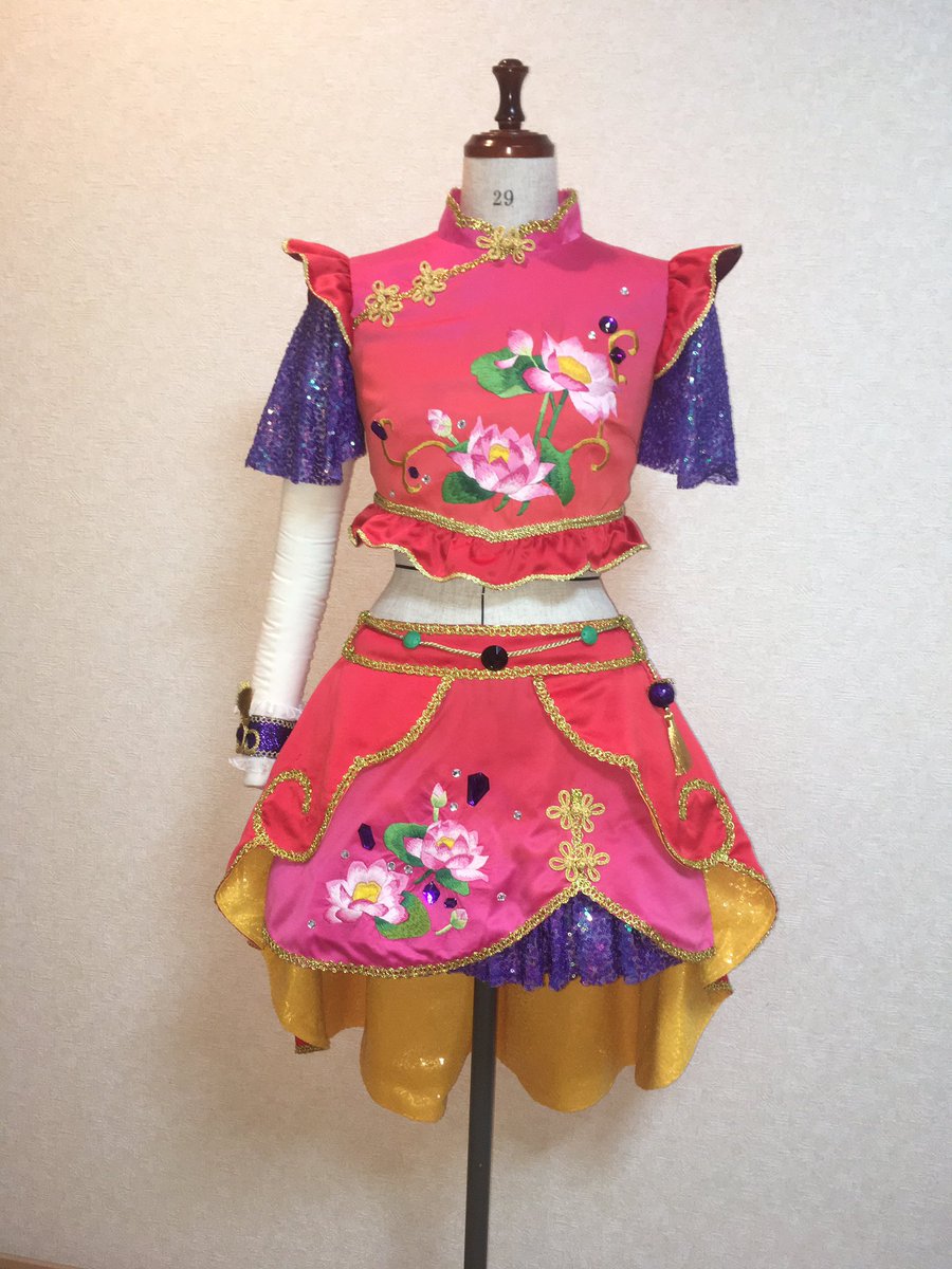 霜月サト コスプレ衣装製作 アイカツスターズ ブレーズロータスコーデ 蓮の柄は刺繍しました 他に染めたりもしています お気に入りのレアドレスが完成しました Aikatsu Aikatsustars