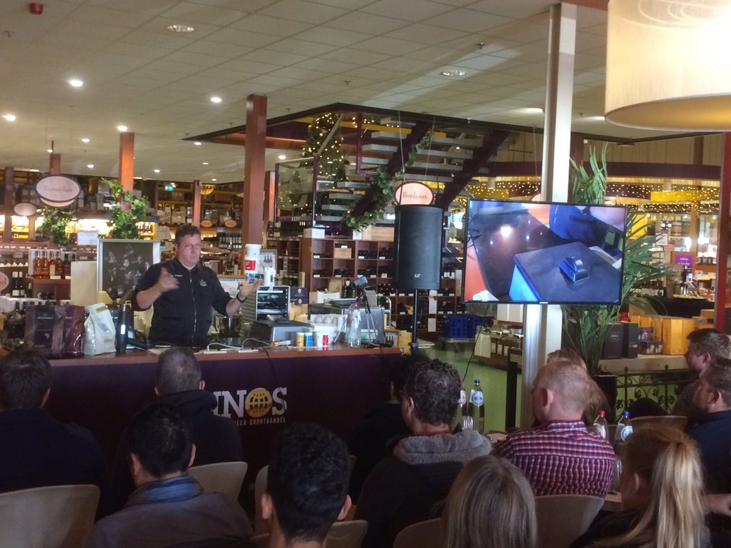 PieterLenstra's tweet photo. Gave masterclass chocolade @HANOSISPC Heerenveen. Mogelijk gemaakt door #Callebaut. https://t.co/PsPoVTGuUZ