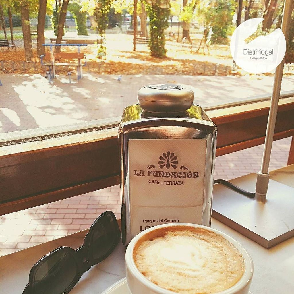 Distririogal's tweet photo. Mañana #otoñal y #cafe en La Fundación, con vistas al parque...
#otoño #cafecito #Logroño … https://t.co/yktoXn2TgY https://t.co/1H5FeJPSt2