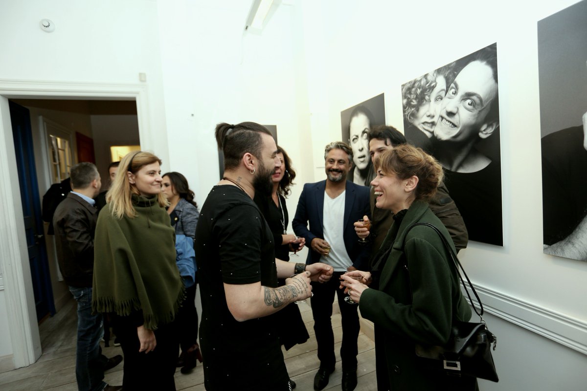 #gestus #portresergi #galeribu #erenyigit <a href="/ipektuzcuoglu/">İpek Tuzcuoğlu</a> <a href="/emrehasanates/">Emre Hasan Ates</a> #UzaylılaraTavsiyem
#ufoattackonturkey
#pazartesi
#BenVarYaBen