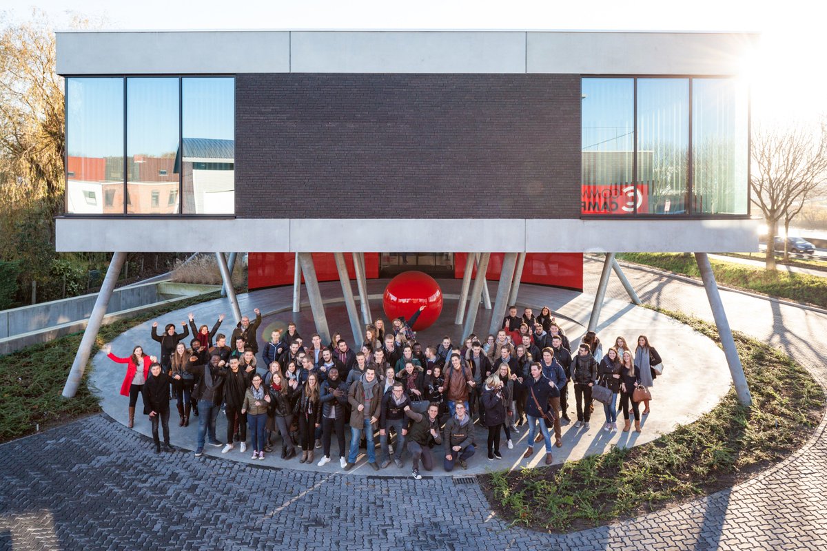 Deze ochtend brachten de studenten 2e jaar Marketing <a href="/Hogeschool_Gent/">HOGENT</a> een bezoek aan <a href="/claerhoutnv/">Communicatiehuis</a>! #hogent #marketing #bedrijfsbezoek