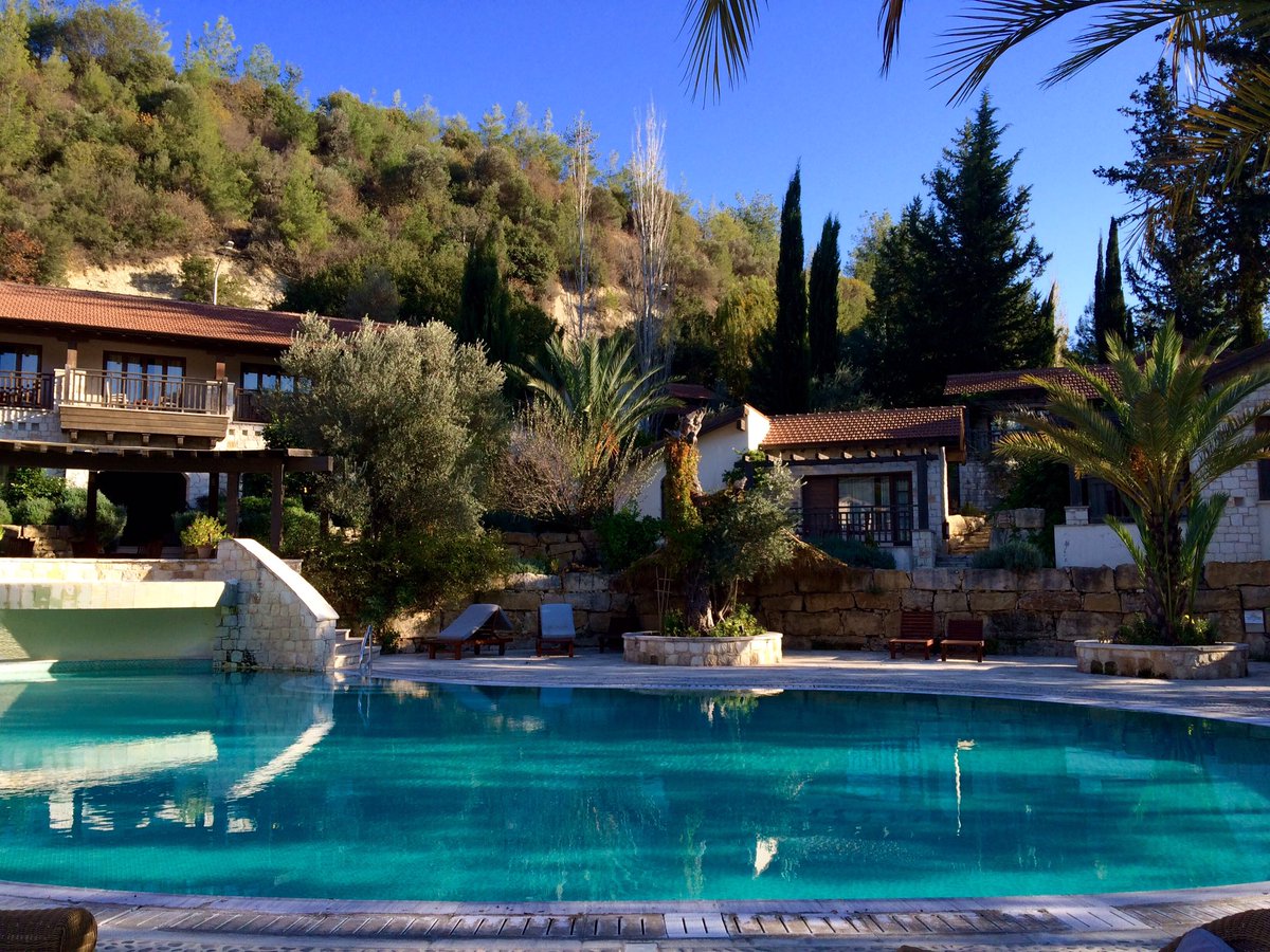 GuideOfCyprus's tweet photo. #Cyprus 🍂 #Autumn 🍁 #SPA https://t.co/2b2ijk9Hsg
