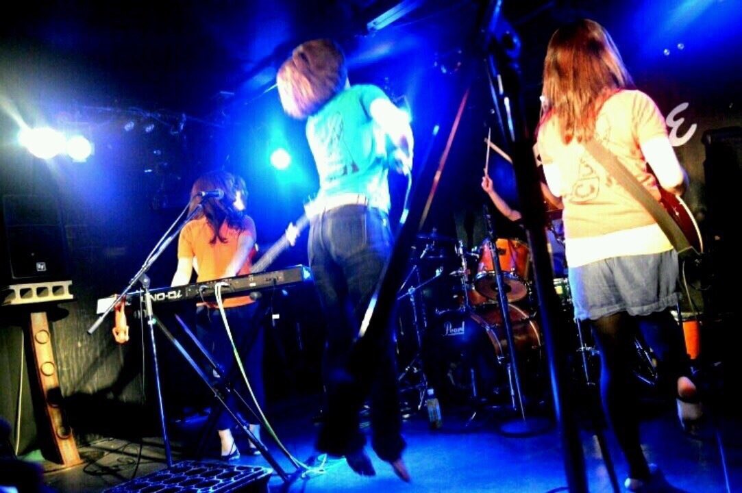 cube090511's tweet photo. 【12月11日はCUBE復活！！】
この前はかえちゃんハッ��ーバースデーでした！🎂こんばんわ！今日は棚職人宣伝します！12月11日まだまだ取り置き承ってます！久しぶりすぎて本当に本当に早くみんなに作った棚を自慢したい！ฅ•ω•ฅ絶対楽しい日にします！一緒に跳ねよう！遊びましょう！ https://t.co/dZDCcQ957V
