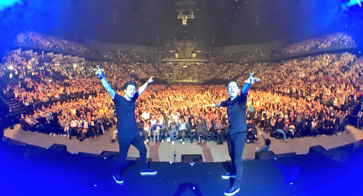 kevadamsss's tweet photo. BERCY N•5 !!! WooooW ! Quelle SEMAINE de fou ! A La Semaine prochaine Les AMIS ! #BigLove #ToutEstPossible 🙌🙌🙌🙌❤️️❤️️ https://t.co/z6aOQn1n5N