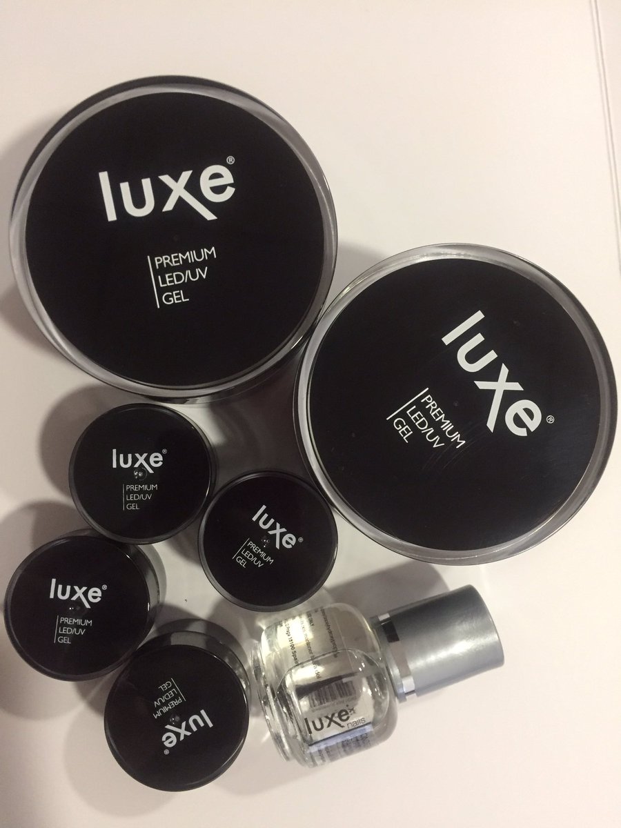pimpimpones's tweet photo. Ya tengo mis productos de @LuxeNails_es 😍Enamorada desde que los vi en @salonlookmadrid. Que ganas de empezar a a utilizarlos. Voluntarias? https://t.co/OXZCmLY79C