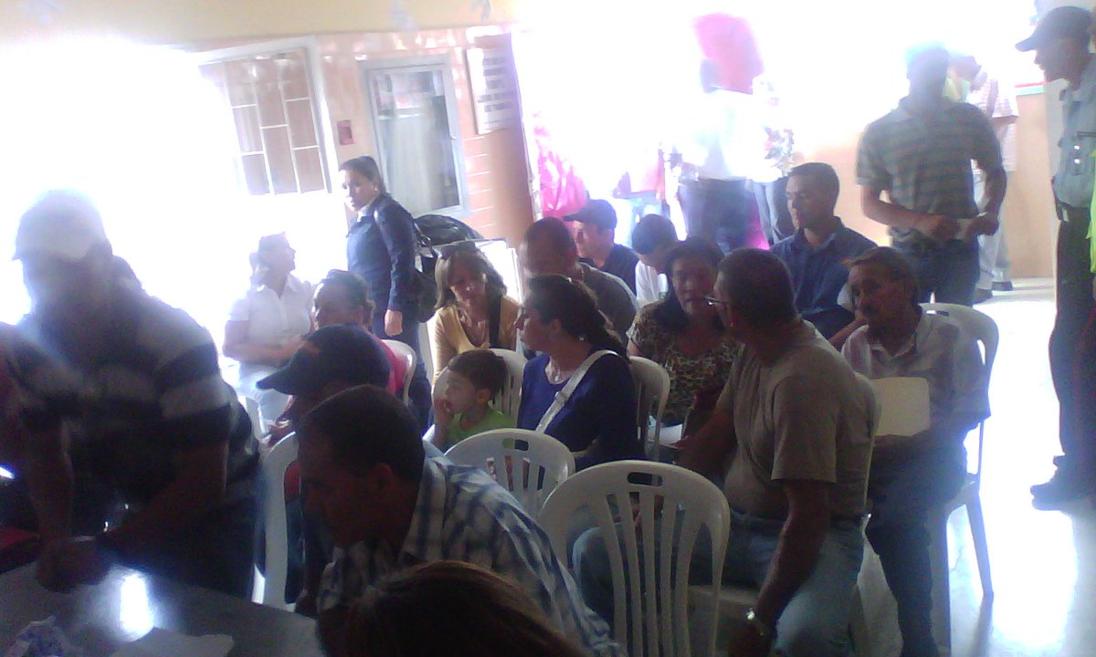 asic_bocono's tweet photo. #TrujilloIndestructible 
@asic_bocono realiza Jornada de prorrogas de cartas medicas en conjunto Coord.Salud Vial.
@ssituacionfunda https://t.co/9OVQ2mKSaL
