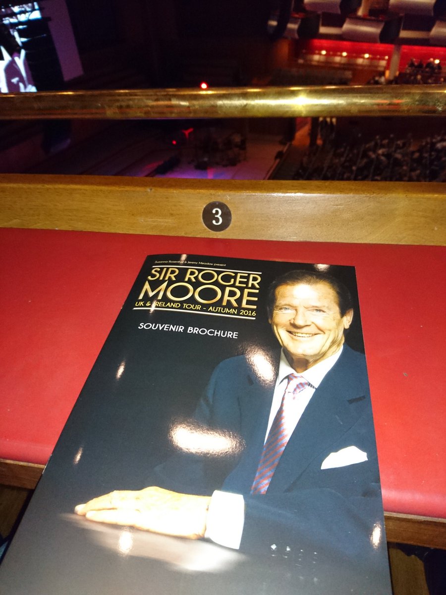exportslondon's tweet photo. What an incredible afternoon I had at southbank centre thanks to @sirrogermoore @mooreontouruk https://t.co/9UOuT2NWSW