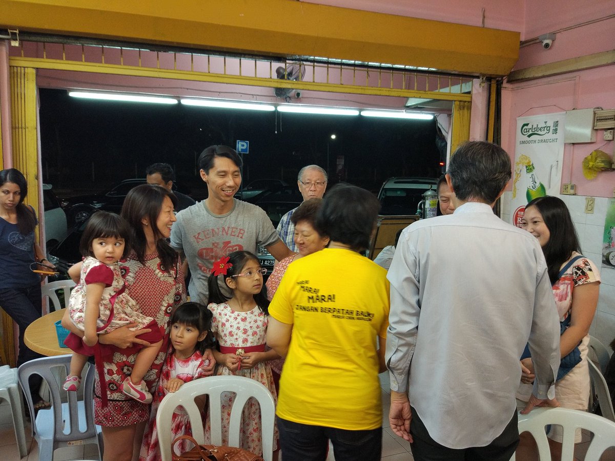 BebasMaria's tweet photo. Overwhelming public support for Maria Chin. #BebasMaria #MansuhSOSMA https://t.co/W2IY8PcpSj
