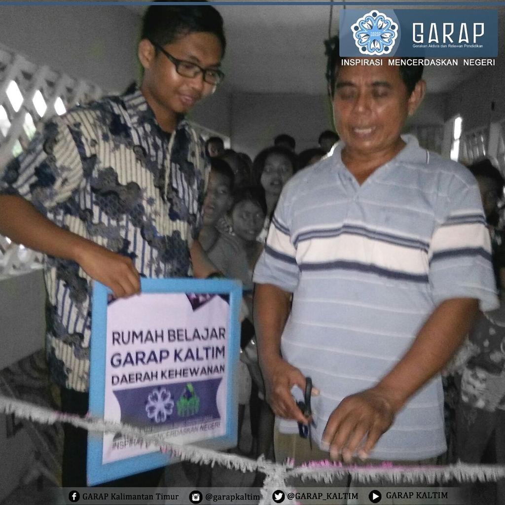 GARAP_KALTIM's tweet photo. Peresmian rumah belajar GARAP Kaltim daerah kehewanan. Semangat belajar dik, semangat mengajar &amp; mendidik relawan https://t.co/EUaC42qvXc