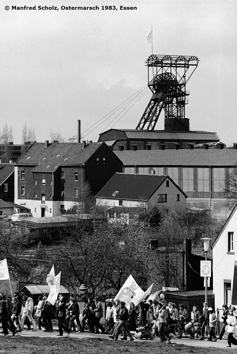 ruhrmuseum's tweet photo. Thema unserer morgigen Filmbeiträge: „Für Frieden, Integration & Arbeitsplätze“. Special Guest: Frank Baier! https://t.co/gEiD8pJpPt #RuPiP https://t.co/gSOsHHSqRq