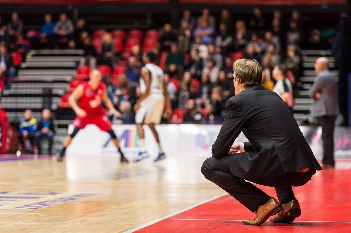 Bekijk nu de foto's van onze winstpartij tegen @ZZLEIDENBASKETB op onze Facebook-pagina! #GoNewHeroes