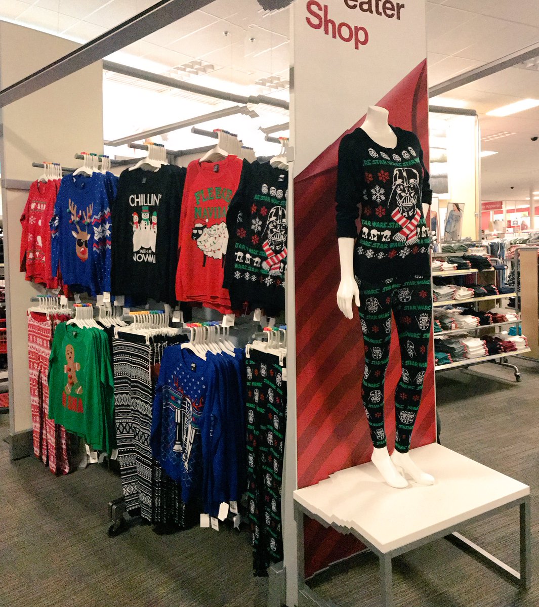 queenvml818's tweet photo. Sweater shop! 🙋🏽❤️ https://t.co/gYfTpV4vB6