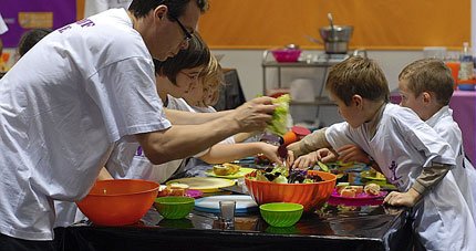 parisparisfr's tweet photo. 3-4/12. #ÀTableEn2030, festival de l'alimentation @citedessciences : conférences,ateliers,dégustations...https://t.co/pjPODXfoNo #EnFamille✾ https://t.co/QuHhbqUrdw