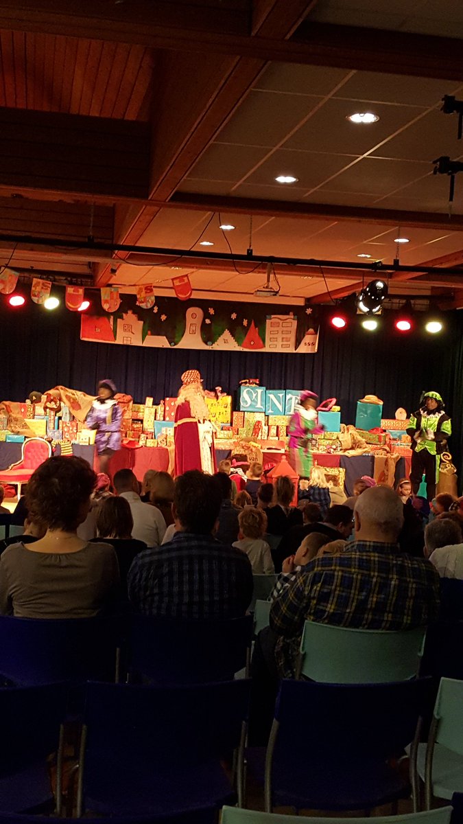 StormCreatief's tweet photo. Gisteren twee top voorstellingen gedraaid! "Sint is goed gemutst" geschreven, geregisseerd en geproduceerd door Storm! Creatief https://t.co/Sl17Keze8T