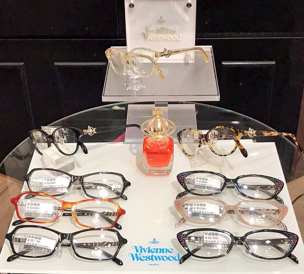 ট ইট র 執事眼鏡eyemirror Vivienne Westwoodトランクショー開催中 ご好評頂いておりますヴィヴィアンウェストウッドトランクショー 最後の一点の希少な廃番モデルも多数御座います 人気の高いシンプルなオーブの廃番フレームも御座いますので 是非 ট ইট র 執事眼鏡eyemirror Vivienne Westwoodトランクショー開催中 ご好評頂いておりますヴィヴィアンウェストウッドトランクショー 最後の一点の希少な廃番モデルも多数御座います 人気の高いシンプルなオーブの廃番フレームも御座いますので 是非