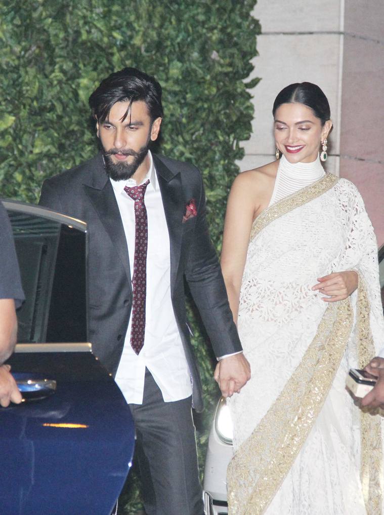 bollywoodins's tweet photo. at the time of #BeBefikre will #RanveerSingh finally talk about his relationship with #deepikapadukone ? https://t.co/9iSqd8klg4