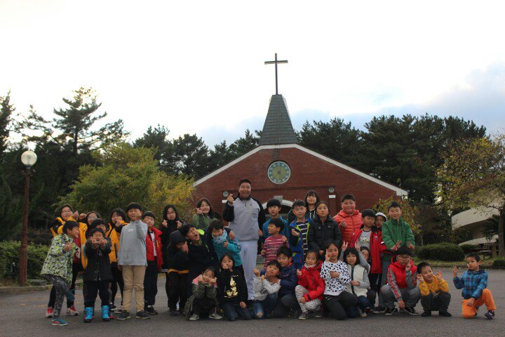 Feelcoach33's tweet photo. 났으면

하는 바램으로 열심히 할수 있도록 

응원해 주시고 기도해 주세요

누군가에게 나눌 수 있는 재능을 주신

하나님께 새삼 더 많이 감사한 

일정이였습니다~^^

                 -feelcoach- (4/4) https://t.co/zepfZBtpTK