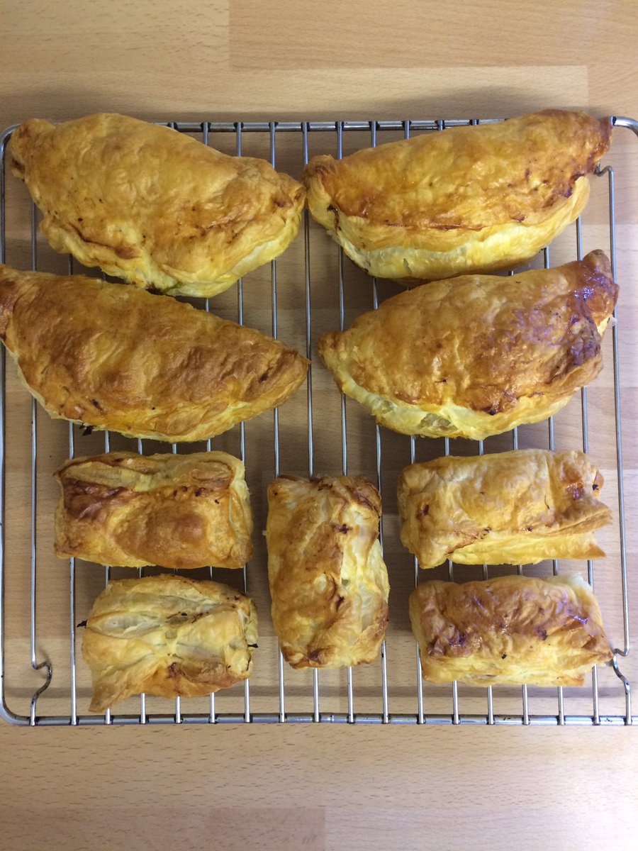 sniffer24601's tweet photo. @ChefTomKerridge after seeing you make bubble and squeak pasties over the weekend had to give it a go. Just need work on my pastie shape👍🍽 https://t.co/lQQ6rFOdYO