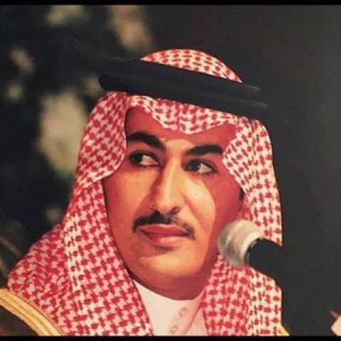 xuiii74's tweet photo. منكسر والعيون تضم طيفك مزن
رحت كلك وأخذت الكل وأنا وحيد
.
خافقي كل ما طرّوك حنّ وحزَن 
مثل حايل ليا طرّوا طلال الرشيد
#ذكري_وفاه_طلال_الرشيد https://t.co/hwPh5tncuU