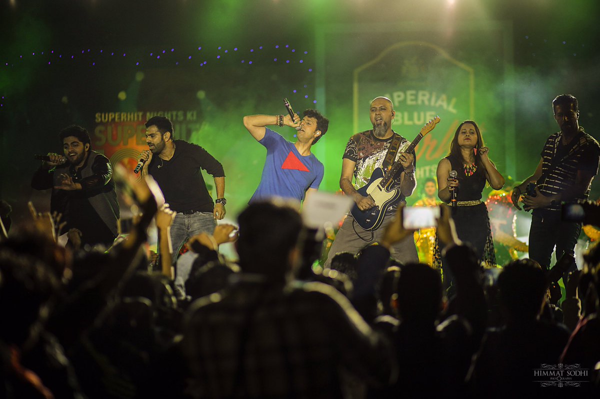 rajpandit17's tweet photo. Saturday night in #Indore : What a badass end to a kickass week!
📷- #HimmatSodhi
#SalimSulaimanLive #SSLive2016 #ImperialBlueSuperhitNights https://t.co/7mvgyzSums