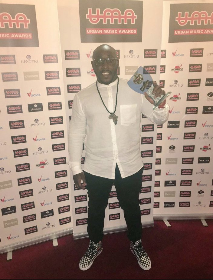 ThreeHalves_'s tweet photo. Big shout out to @KennyAllstar on taking home The Best DJ award at the UMA’s on the weekend! #TheChamp https://t.co/2lQDUfRura