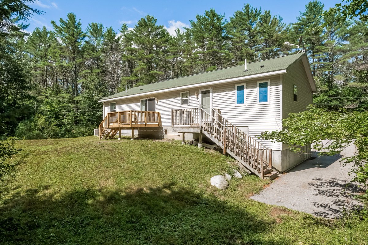 Immaculate raised #ranch in #lowtax #Tuftonboro! adamdow.com/listing/451188… #homesforsale #NHlistings #NHhomes #NHliving #DowRealtyGroup