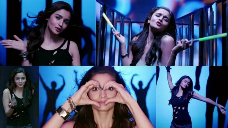 Page3Reporter's tweet photo. Watch happy life song ##LoveYouZindagiClubMix from #DearZindagi. https://t.co/3YBaDvxx3w @aliaa08 @iamsrk https://t.co/EkMV2Qp1h1