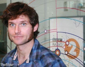 Speedster <a href="/guymartinracing/">Guy Martin Official</a> accepts dare to ride sidecar:

#Daredevil #motorbike #motorcycle #racing #stunts 

motorbiketimes.com/news/makes/mv-…