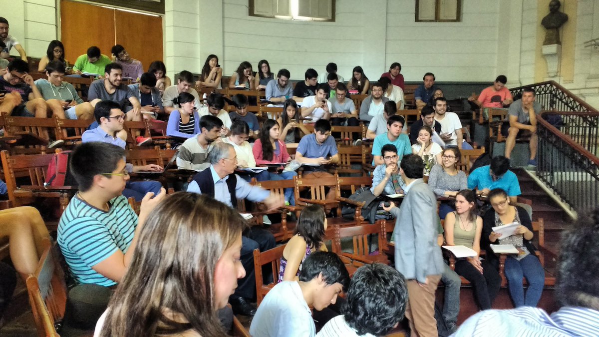 sfreiheitd's tweet photo. Ahora en debate de la #reformasalud en el Auditorio de Anatomía #Uchile, #ESPUch https://t.co/vywk8GzoOZ