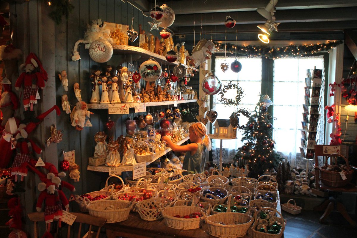 danhostel's tweet photo. #ChristmasMarkets in #Scandinavia https://t.co/LkUW6LJ7Gw #Danhostel #hostels #Christmas #holidays #shopping https://t.co/9mRKCcl5qu