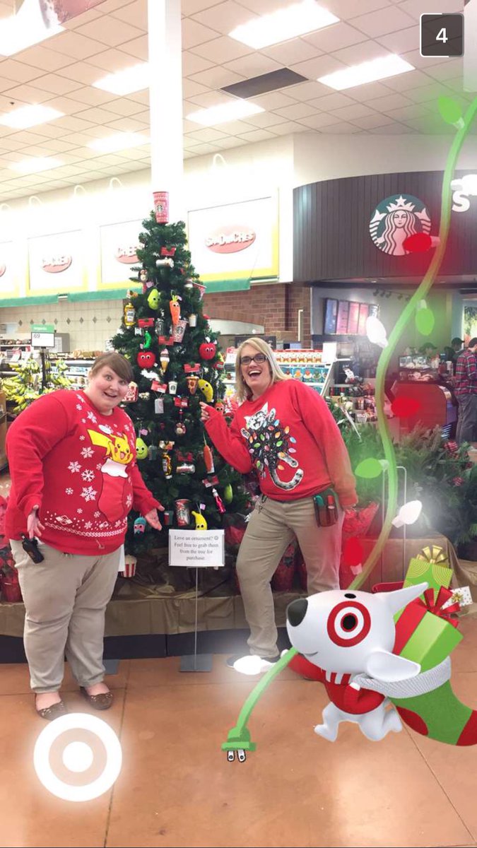 Did you know there were so many food ornaments??! 1370 is ready for the holidays! #welovefood #wesellfruitwithmatchingornaments #thecreek