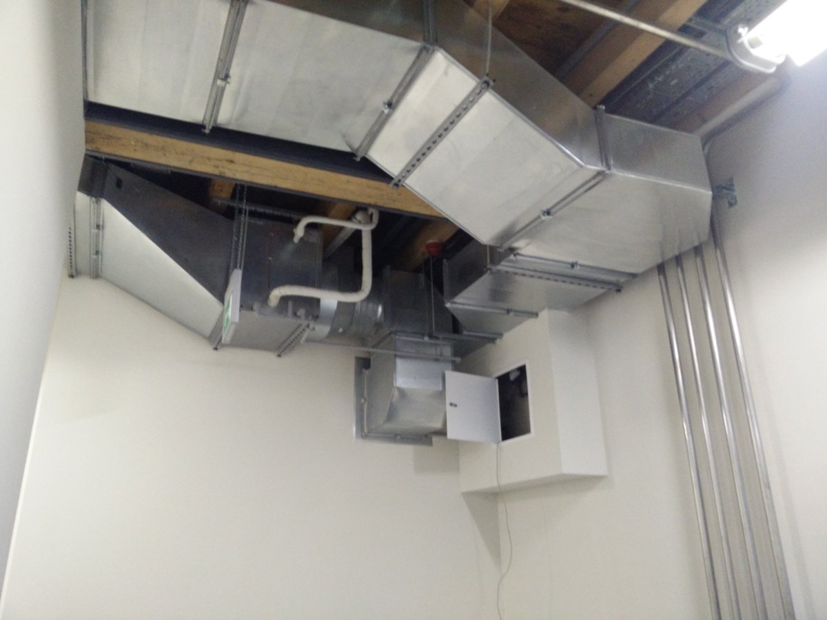 pawelpredki's tweet image. There must be a research point nearby but I forgot my RC buggy to work today #WatchDogs2 #HackerProblems @watchdogsgame