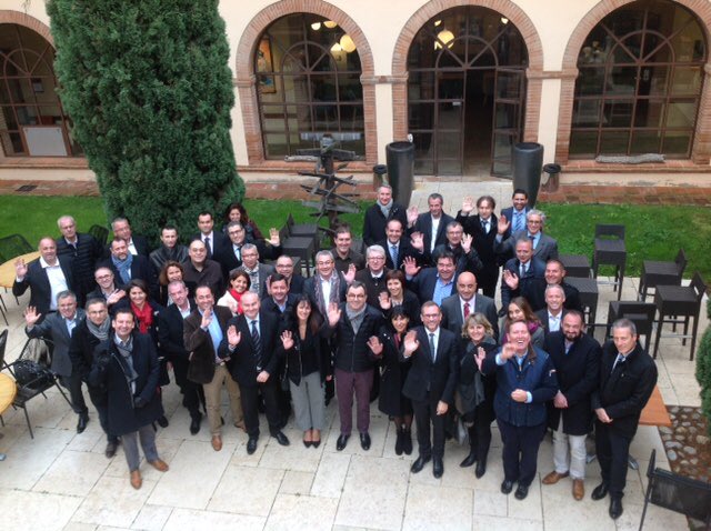 JulienSteimer's tweet photo. Veillée d'armes pour faire de 2016 un triomphe &amp; vive 2017 🏆 AEP #AXA #SudOuest @ThierryGMT @MarieeOlivier @mbebear https://t.co/lg8BJoXt6l