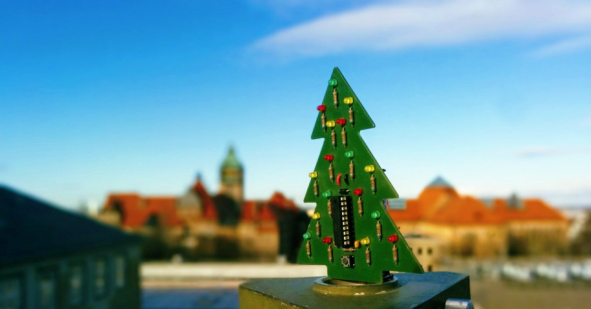 Turmlabor's tweet photo. #Weihnachten steht an, keine Geschenke? #DIY Weihnachtsbaum zum selber löten ab sofort vorm FSR Büro.  https://t.co/gFUPRHV708 https://t.co/G3LfqVNJrS