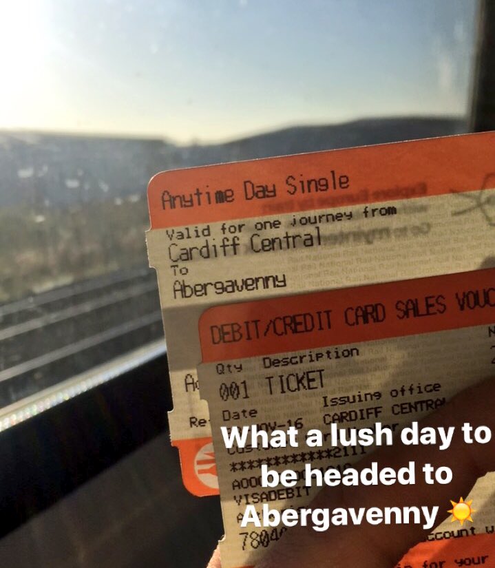 HungryCityHippy's tweet photo. En route to @LovetheAngel to try their #afternoontea & apres ski themed bar! Lots of updates on my Instagram story today π #bloggerperk https://t.co/tgB1QoZvo2