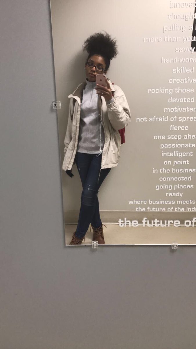 brianna_colvin's tweet photo. And just like that... we're back to school π yayy! #2WeeksOnly https://t.co/S5On5ocUpL