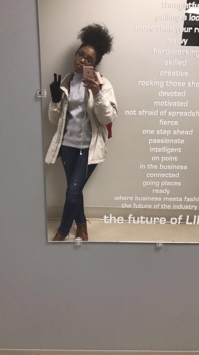 brianna_colvin's tweet photo. And just like that... we're back to school π yayy! #2WeeksOnly https://t.co/S5On5ocUpL