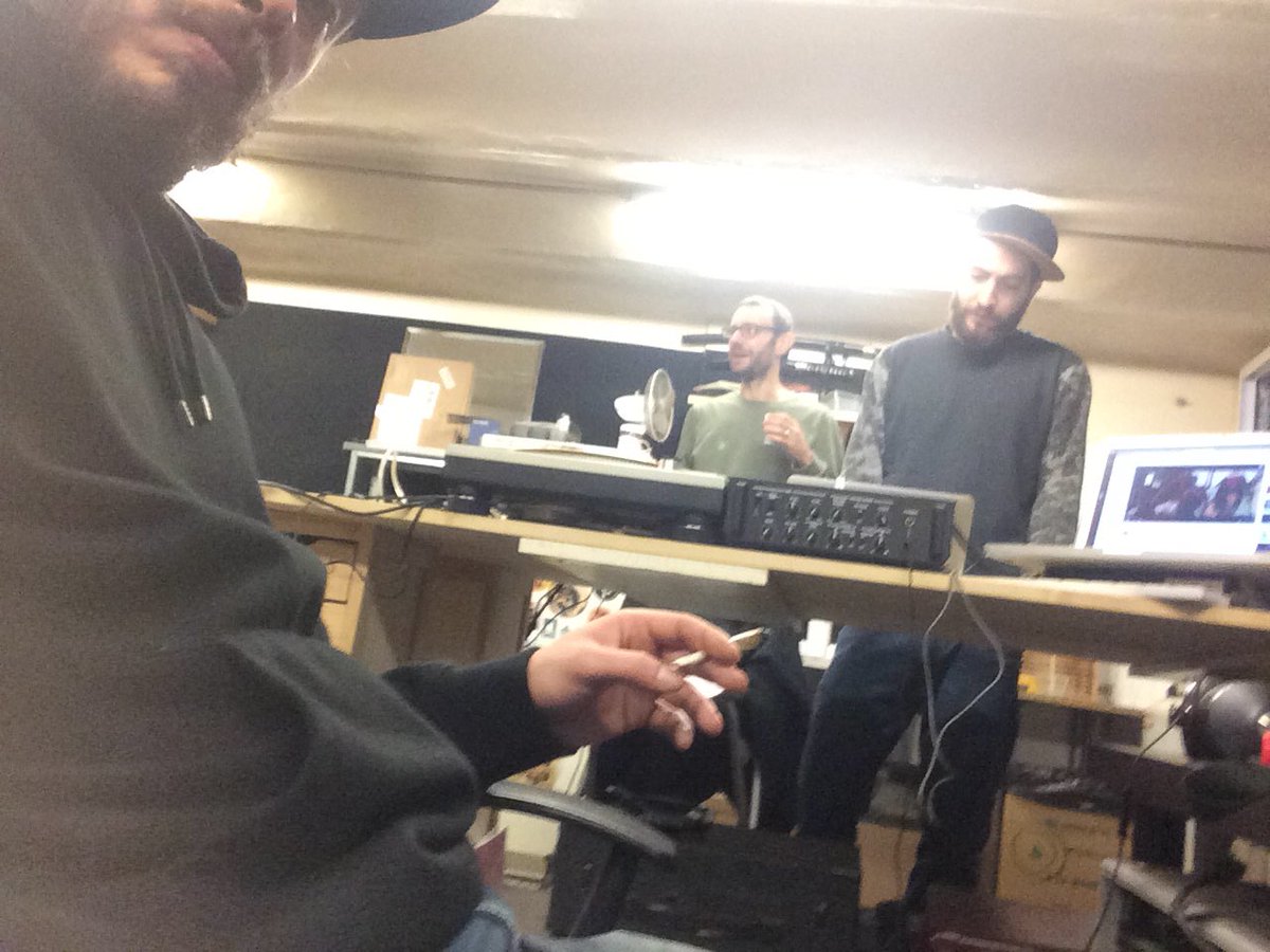 ChineseManMusic's tweet image. Back in Studio after this crazy week end thanks to @TaiwanMc1 and all the family
🙏🙏🙏🙏🙏🙏🙏🙏🙏🙏🙏🙏