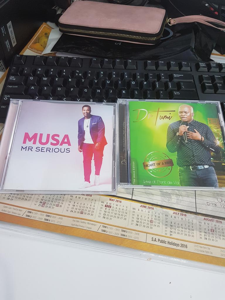 MpopzBeks's tweet photo. My early Christmas gifts 2 self #DrTumi's #HeartofaKing @DrTumisang @DrTumi_Fans & @Musathevoice #Mrserious 🎤🙌💃💃 #awuuuu https://t.co/QUXUrJYN3S