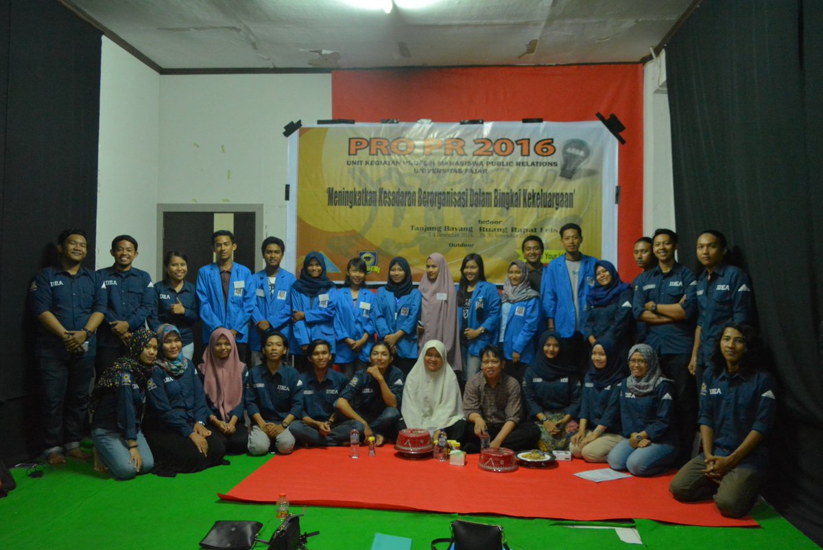 Pembukaan PRO PR 2016 oleh Ketua Prodi Ilmu <a href="/KomunikasiUnifa/">Komunikasi Unifa</a> dan Pembina Umum. Senin, (28/11). #IDEAPRO2016