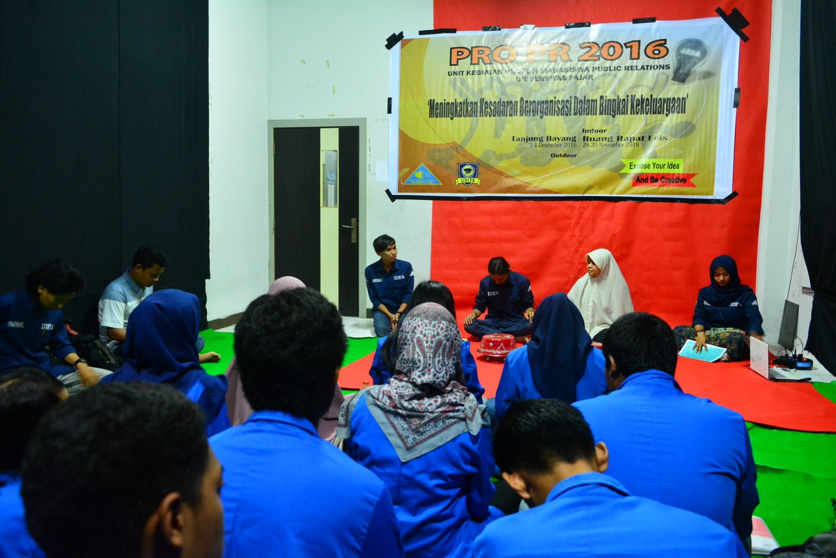 Ketua Prodi Ilmu <a href="/KomunikasiUnifa/">Komunikasi Unifa</a> Sharing dengan teman-teman Pengurus dan Anggota Baru IDEA dalam kegiatan PRO PR 2016 #IDEAPRO2016