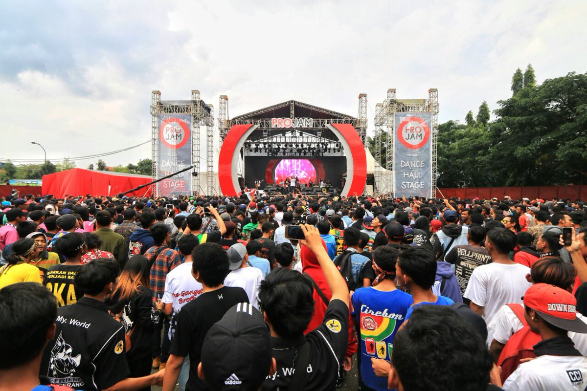 NadaPromotama's tweet photo. Terimakasih untuk semua yg sudah datang dan mensupport MARIBERDANSKA2016 . 

#ProjamMariBerdanska
#ProjamMB2016
#MariBerdanska2016 https://t.co/VZPdQr0oI9