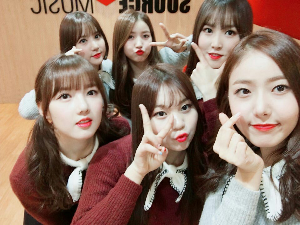 GFRDofficial's tweet photo. #��자친구 #GFRIEND #제26회하이원서울가요대상 본상, 인기상 부문의 후보가 되었습니다! https://t.co/EuALrYnqcZ 링크로 들어가셔서 어플 다운로드 하신 후 투표에 참여해 주세요♥ 여친이들에게 응원을 보내 주세요!^0^ https://t.co/LvbdoW4mql