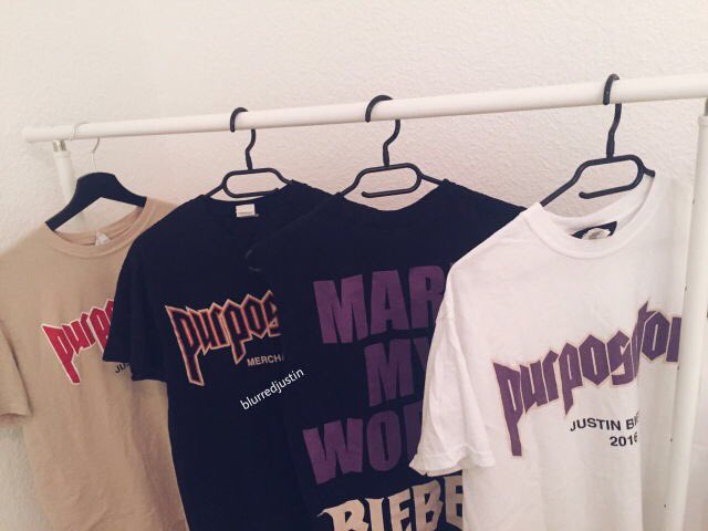 dauntless_biebs's tweet photo. Mom: "What do you want for Christmas"
Me:
#MTVStarsJustinBieber https://t.co/OCygytGDB5